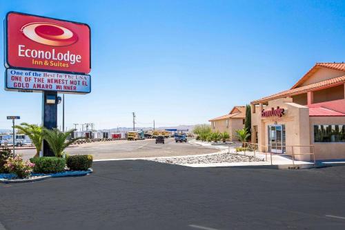 Econo Lodge Inn & Suites near China Lake Naval Station - main image