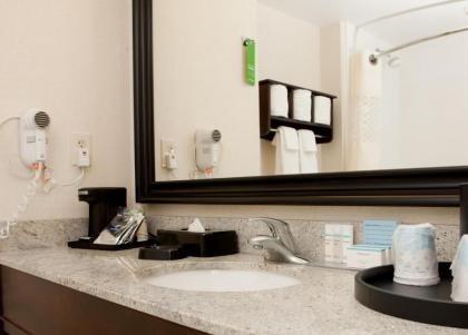 Hampton Inn Ridgefield Park - image 20