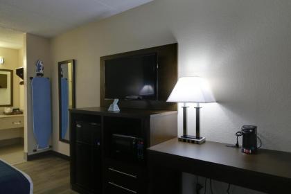 SureStay Hotel by Best Western Ridgeland - image 10