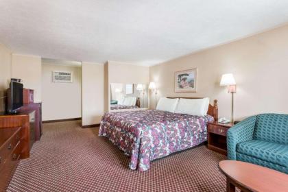 Travelodge by Wyndham Ridgeway Martinsville Area - image 13