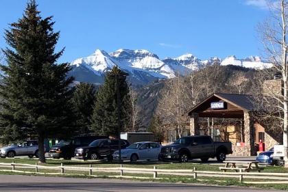 Ridgway Lodge and Star Saloon