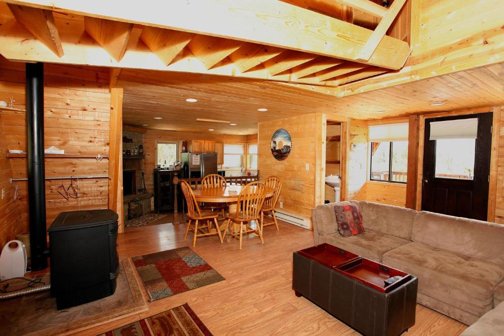 Catamount Cabin - image 3