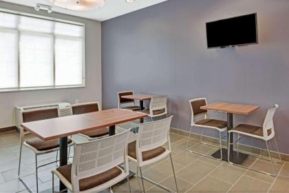 Microtel Inn & Suites by Wyndham Philadelphia Airport Ridley Park - image 15