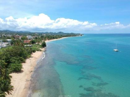 Beachfront 2 bdr WiFi Hammock Kitchen The Reef 1 - image 14