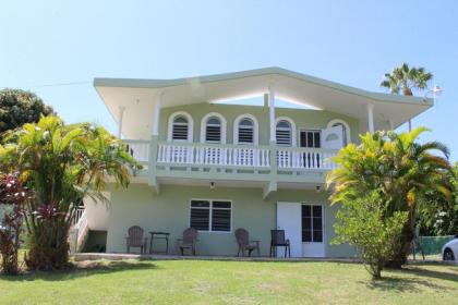 Beachfront 2 bdr WiFi Hammock Kitchen The Reef 1 - image 2