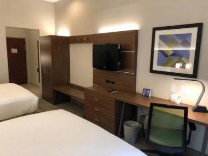 Holiday Inn Express Hotel & Suites Rio Grande City - image 14