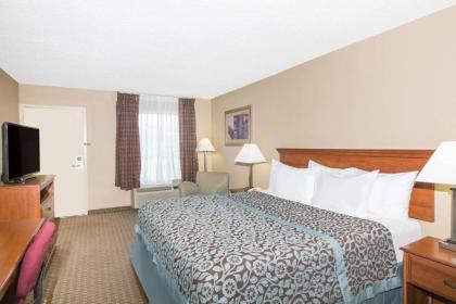 Days Inn by Wyndham Ripley - image 5