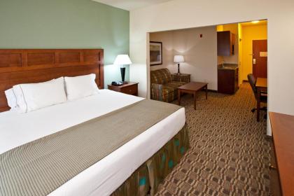 Holiday Inn Express & Suites Ripley an IHG Hotel - image 8