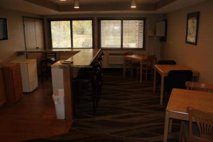 Boarders Inn and Suites by Cobblestone Hotels - Ripon - image 8