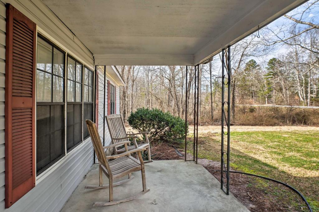 Pet-Friendly Home by Cloudland and Chickamauga! - image 3