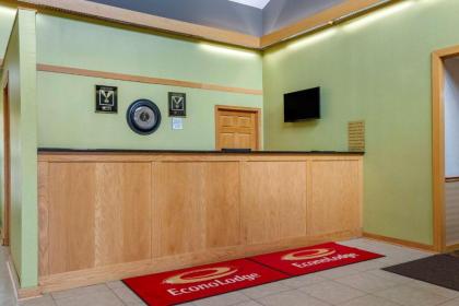 Econo Lodge River Falls - image 4