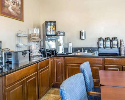 Rodeway Inn & Suites Riverton - image 9