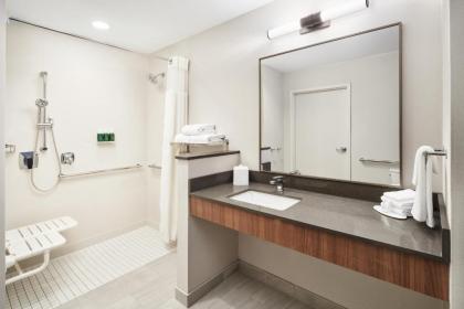 Fairfield Inn & Suites by Marriott Tampa Riverview - image 11