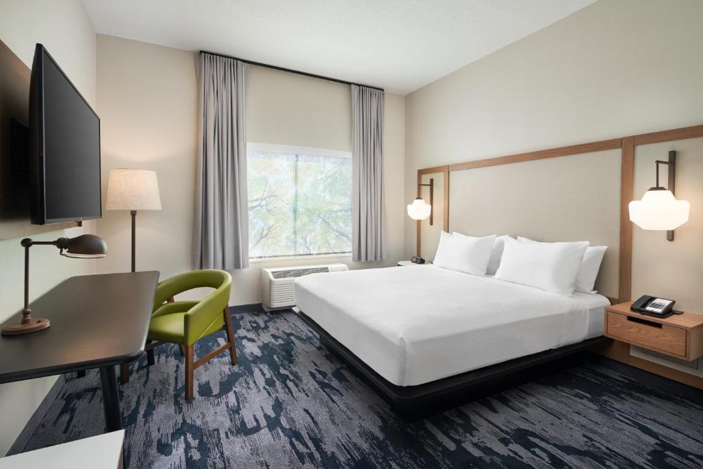 Fairfield Inn & Suites by Marriott Tampa Riverview - image 6