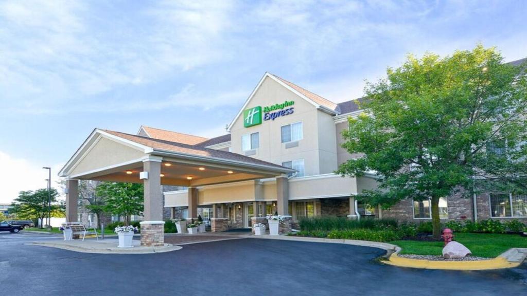 Holiday Inn Express Hotel & Suites Chicago-Deerfield/Lincolnshire an IHG Hotel - main image