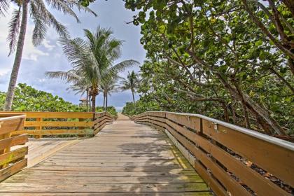 Riviera Beach Home with Pool - Walk to Beach! - image 15