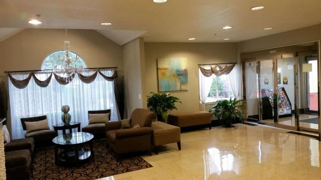 Best Western Roanoke Inn & Suites - image 7