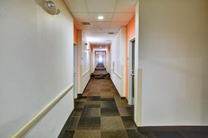 Motel 6-Roanoke TX - Northlake - Speedway - image 12