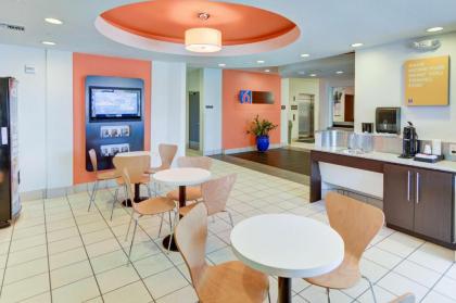 Motel 6-Roanoke TX - Northlake - Speedway - image 13