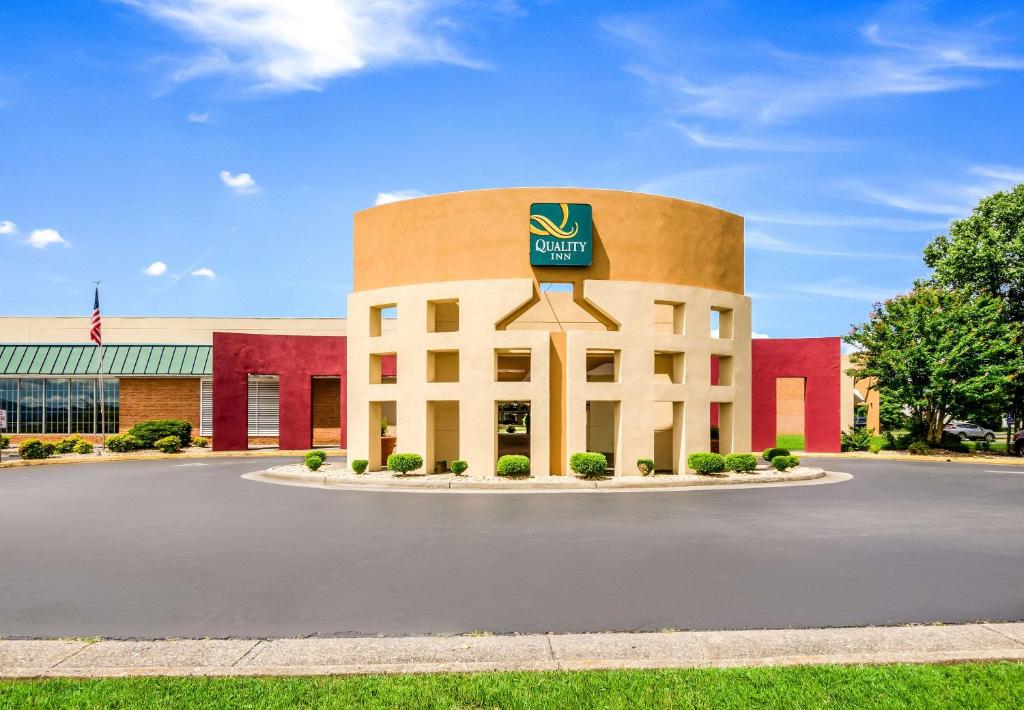 Quality Inn Roanoke Airport - main image