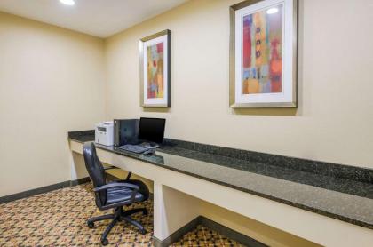 Quality Inn Roanoke Airport - image 14