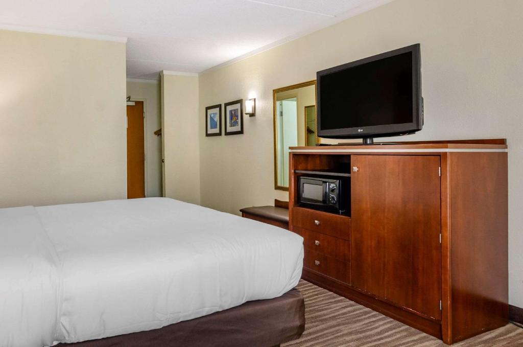 Comfort Inn Roanoke Civic Center - image 7