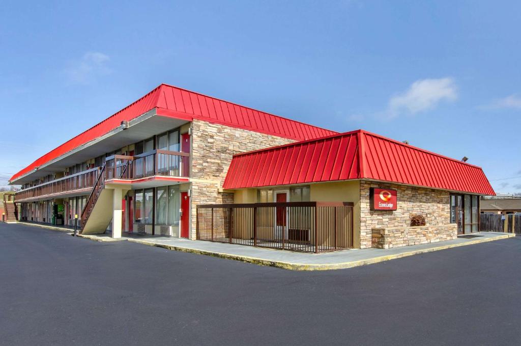 Econo Lodge Civic Center - image 2