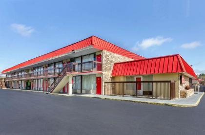 Econo Lodge Civic Center - image 3