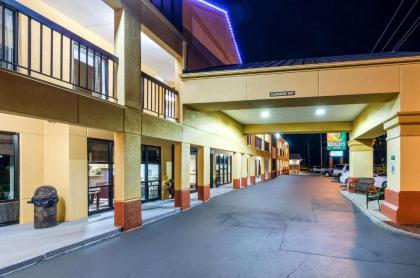 Quality Inn Tanglewood - image 10