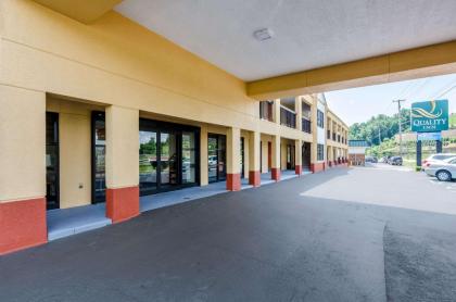 Quality Inn Tanglewood - image 9