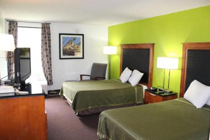 Carla Inn & Suites Roanoke Airport - image 7