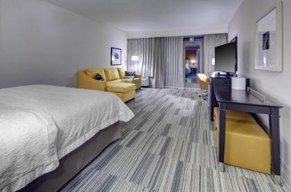 Hampton Inn & Suites - Roanoke-Downtown VA - image 8