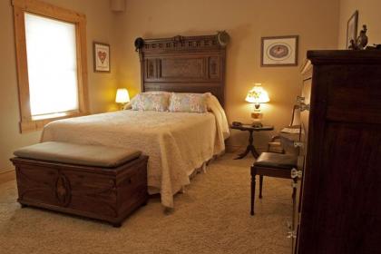 Shirley's Bed And Breakfast - image 2