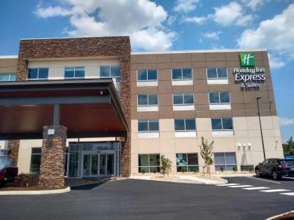 Holiday Inn Express & Suites Roanoke - Civic Center - image 5