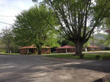 Phillips Historic Motel & Cottages - image 10