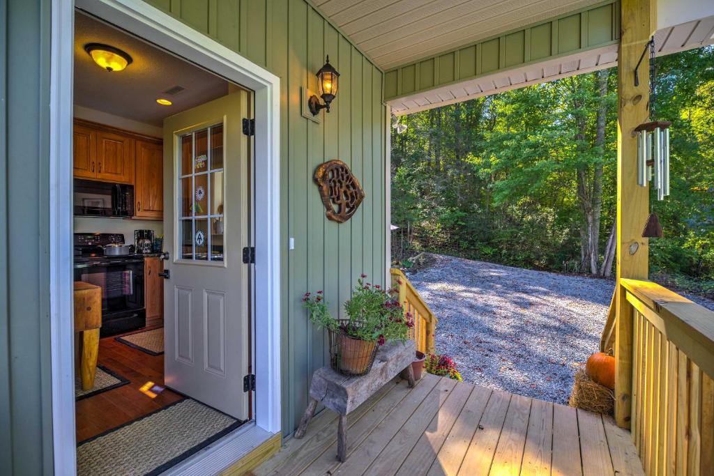 Robbinsville Cabin with Fire Pit - Mins to Tsali! - image 6