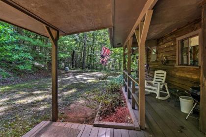 Cozy Robbinsville Cabin with Deck-By Fontana Lake - image 10