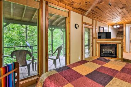 Cozy Robbinsville Cabin with Deck-By Fontana Lake - image 12