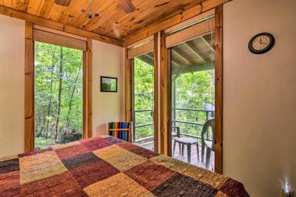 Cozy Robbinsville Cabin with Deck-By Fontana Lake - image 14