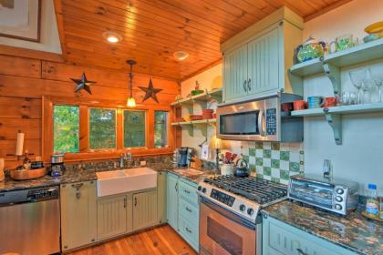 Secluded Nantahala Forest Refuge with Mountain Views - image 10