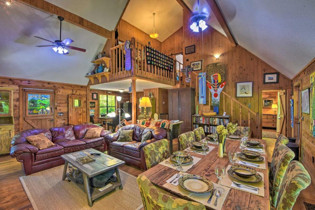 Enchanting Cabin with Mtn Views and Creekside Trail! - image 3