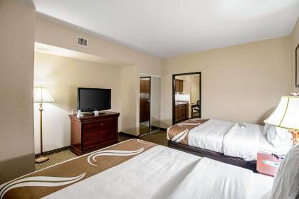 Quality Inn & Suites - image 15