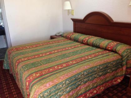 Executive Inn Robstown - image 5