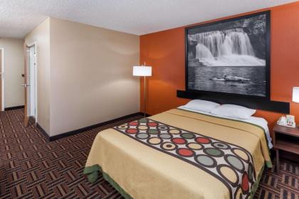 Super 8 by Wyndham Rochester - image 10