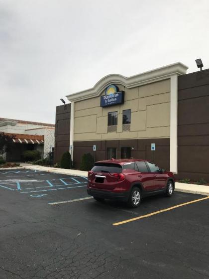 Days Inn & Suites by Wyndham Rochester Hills MI - image 9