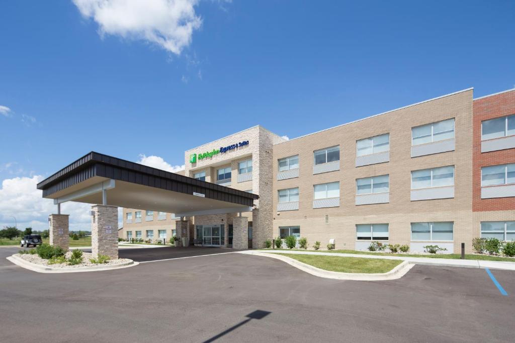 Holiday Inn Express Rochester Hills an IHG Hotel - main image