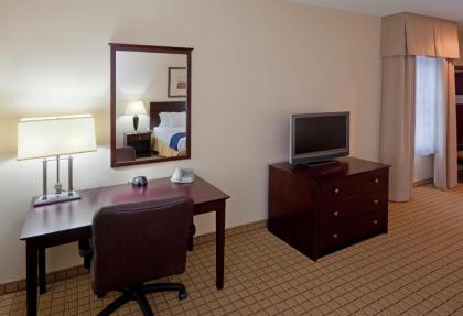 Holiday Inn Express Hotel & Suites Rochester an IHG Hotel - image 4