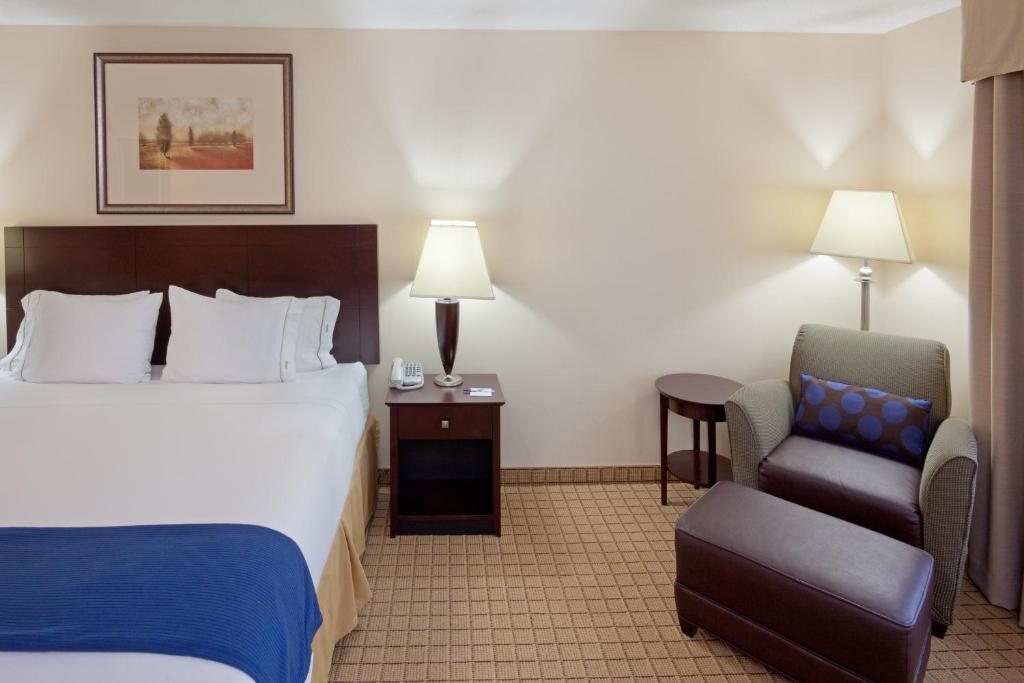 Holiday Inn Express Hotel & Suites Rochester an IHG Hotel - image 7