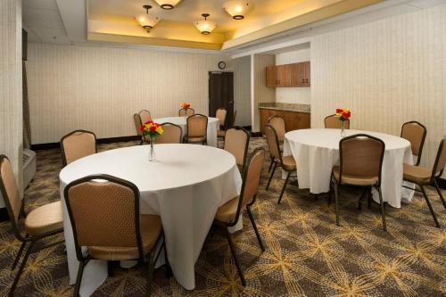 Hampton Inn Rochester Greece - image 3