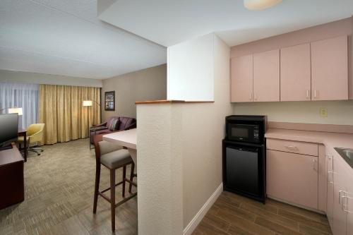 Hampton Inn Rochester Greece - image 5